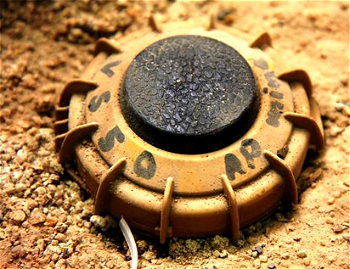 Landmine blast kills 8 Kenyan police near Somali border
