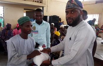 Easter celebration: Ogundoyin doles out gifts to widows, physically challenged