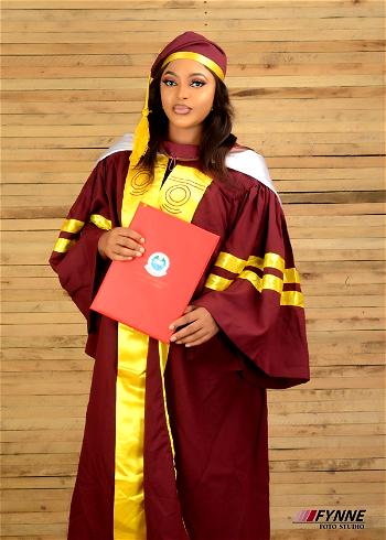 Nollywood actress, Biola Ige shines at UNILAG’s graduation