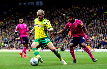 Polished finisher Pukki fires leaders Norwich to eighth straight win