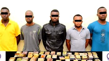 5 Nigerians rob  Bureau de Change in UAE (Video)