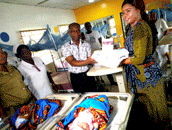Gov. Ayade donates N1m to inmate who delivered twins in Calabar Prison