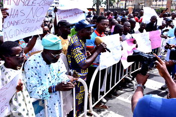 Protest rocks Alausa over Supreme Court verdict on Agidingbi Community