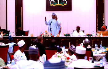 Photos: President Buhari breaks Ramadan fast with FEC members, Service Chiefs