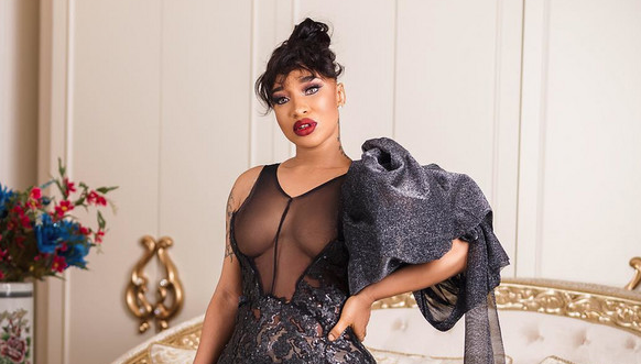 When Tonto Dikeh's Boobs Popped Out On Stage - Brand Icon Image