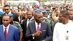 Lagos: Rousing welcome as Sanwo-Olu, Hamzat arrive Alausa Secretariat, charge workers