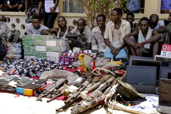 Man abducts 16-year-old girl