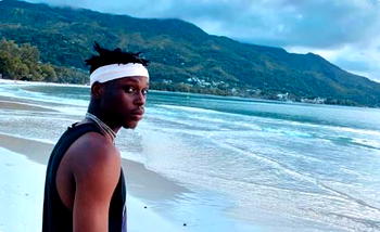 Video: Fireboy appreciates fans with a meet and greet