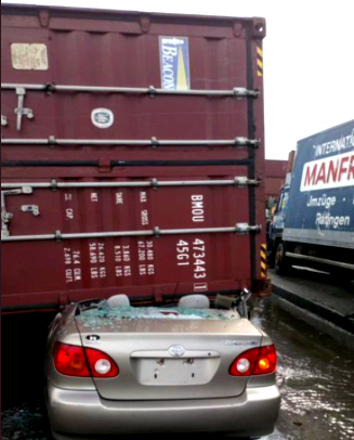 Container falls, cuts off woman’s leg at Iyana-Ipaja