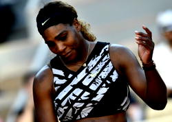 Serena wins first match since Wimbledon final, Osaka advances
