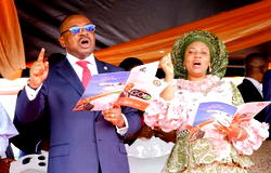 Gov Emmanuel holds Thanksgiving Service, rededicates state to God