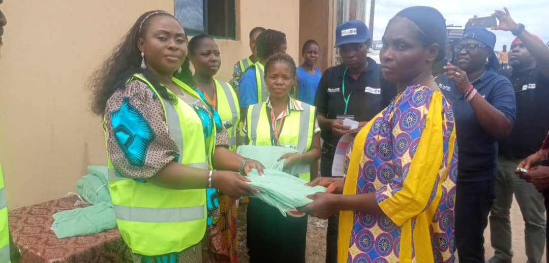 Warri North LGA Chairman’s wife distributes insecticide-treated nets
