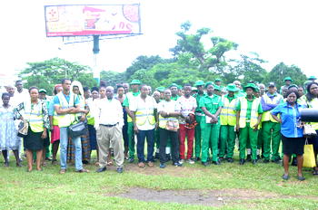 500 volunteers boost ‘Clean up Edo Project’