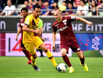 Perez double as Barcelona beat Iniesta’s Kobe