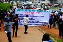 Smuggling: Save the souls of over 20,000 Nigerian workers, group cries to Buhari