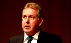 UK ambassador to US, Kim Darroch, resigns after Trump’s comment leak