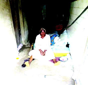 Flood in Lagos: Families struggle for sleeping space in toilet