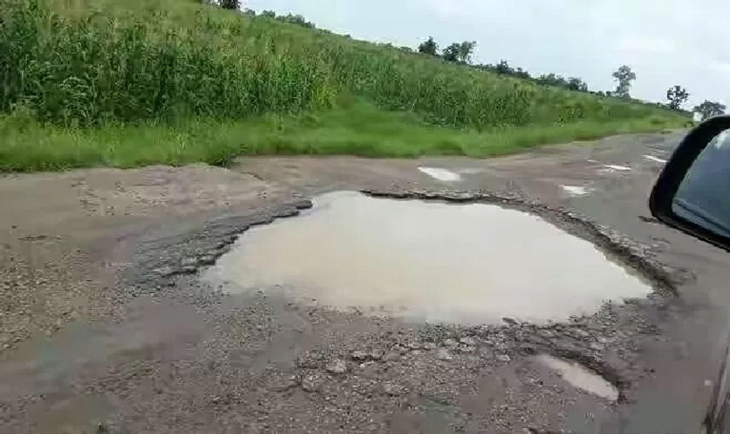 •Deplorable Oyo-Ogbomoso road, Uyo-Ikot Ekpene