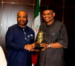 Gov Emmanuel receives DAAR Communications outstanding award for industrialisation