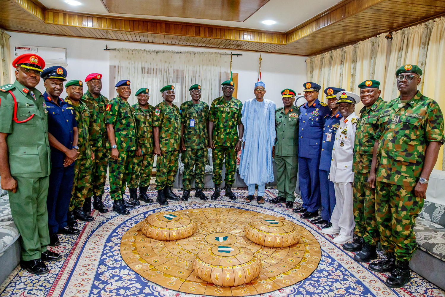 Photos: President Buhari, Service Chiefs Meet - Vanguard News