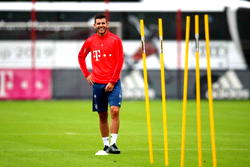 Lucas Hernandez: Record-signing starts training at Bayern