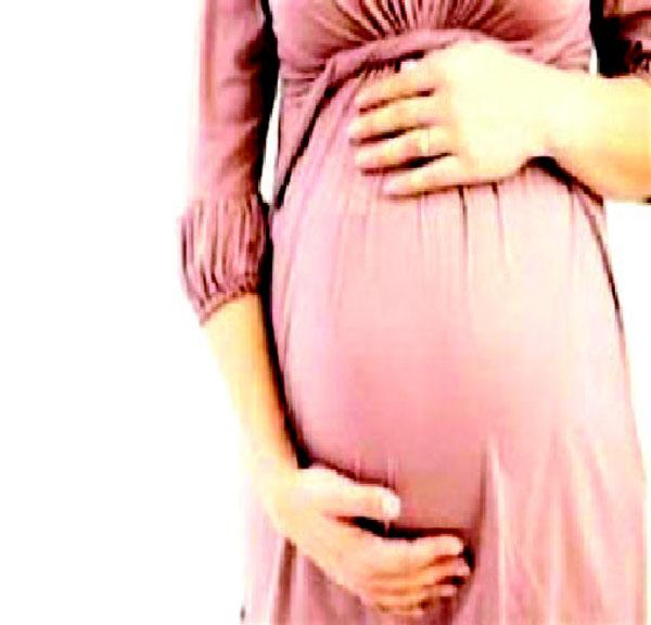 Gynaecologist tasks pregnant women on antenatal visits