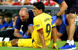Suarez: Barcelona confirm striker suffered leg injury in La Liga opener