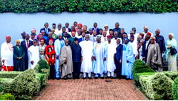 Photos: Buhari, Osinbajo, Oshiomhole, Tinubu, others in new pictures with ministers