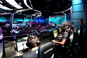 eSports: Gamers risk health in bid to be millionaires