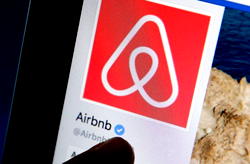 Airbnb announces plans to go public in 2020