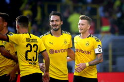 Bundesliga warming up into a three-way title race