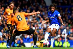 Iwobi scores as Everton tame Wolves