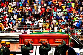 (Updated) Mugabe’s Burial: Family agrees with govt, body to be buried at ‘heroes’ monument