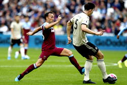 Manchester United suffer 2-0 loss at West Ham