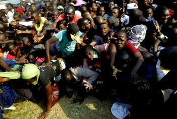 Zimbabwe mourners injured in crush to see Mugabe’s body