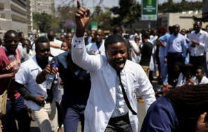 Zimbabwe deploys military doctors amid medical workers strike