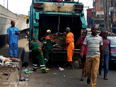 Mr Collins Farinto, the National Vice-President, Association of Nigerian Licensed Customs Agents (ANLCA), has warned against continuous dumping of refuse at the entrance of the Apapa sea port in Lagos.
