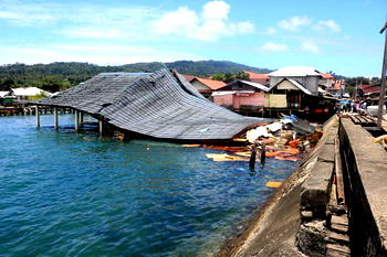 One dead after strong quake strikes near Indonesia’s Ambon