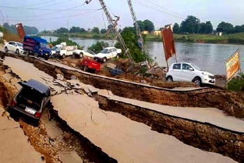 Pakistan: 5.8 magnitude earthquake kills 26, injures 300