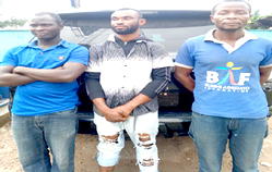Robbery suspects pose as detectives during operation