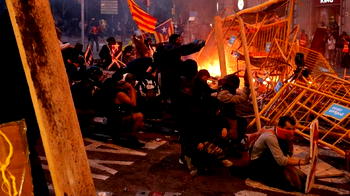Violent clashes rock Barcelona on fifth day of separatist protests