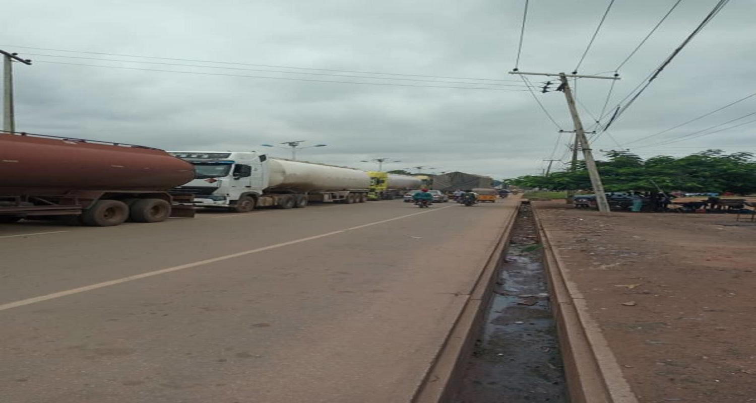 Accident, road collapse caused 2 days gridlock on Minna-Suleja road