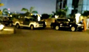 UPDATED: Customs besiege Frazer Hotel, Abuja (PHOTOS)
