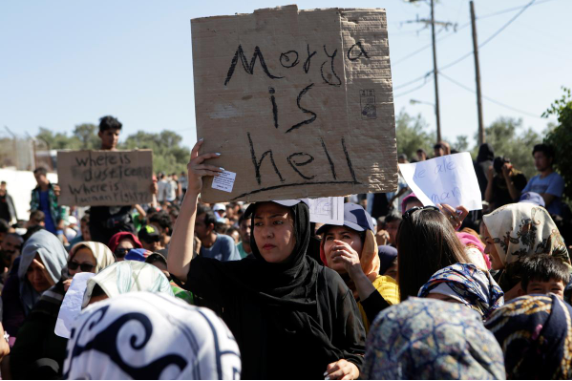 Hundreds asylum seekers protest conditions at Greece’s camp