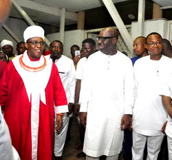 Coronation Anniversary: Obaseki leads Edo EXCO members to celebrate with Oba of Benin