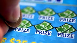 Cancer patient wins $200,000 lottery prize on way to last chemotherapy treatment