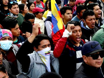 Ecuador protesters take eight police officers hostage