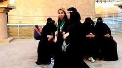 Saudi Arabia rules women can join army