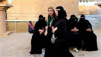 Saudi Arabia rules women can join army