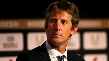 Edwin van der Sar wants to become Manchester United’s director of football